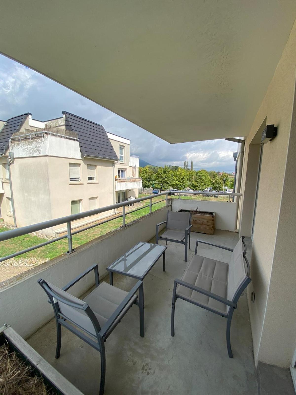U1 Chaleureux Appartement Avec Balcon A Uffholtz Ngoại thất bức ảnh